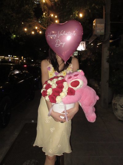 Valentines Hugging Teddy