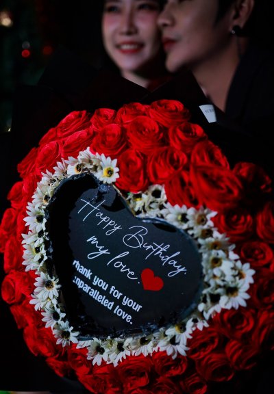 Valentines Day Artificial Burning Bouquet 50 Roses