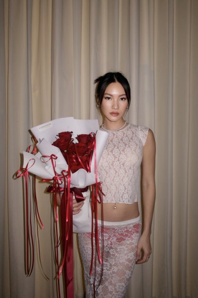 Valentines Day Bowtied 20 Roses Bouquet