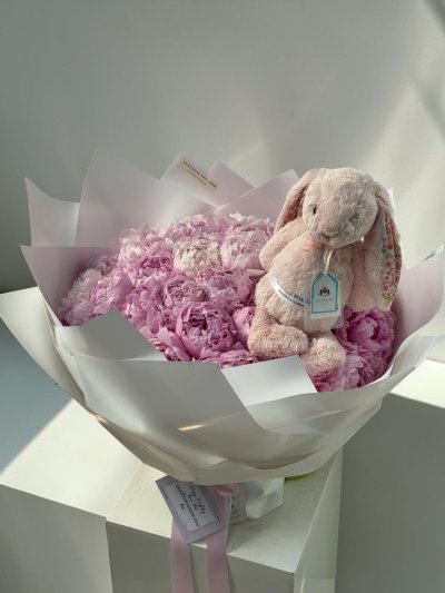 50 Peonies Jelly Cat Bouquet Free Delivery