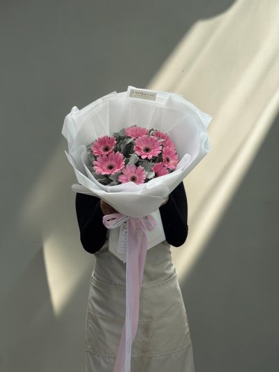 Cheerful Gerbera Bouquet