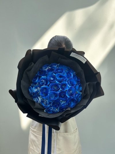 Blue Spray Painted 30 Roses Bouquet