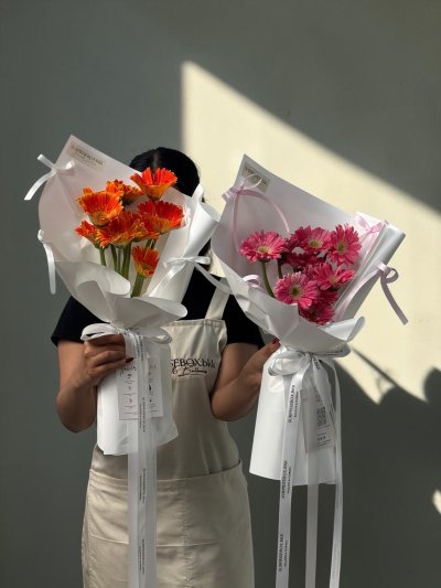 Mini Gerbera Daisies Cute Bouquet
