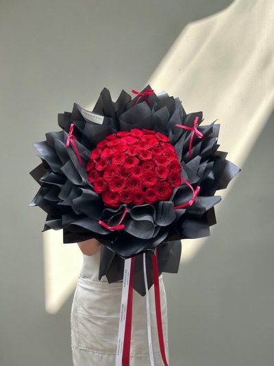 40 Red Roses Fluffy Bowtied Wrapping Bouquet