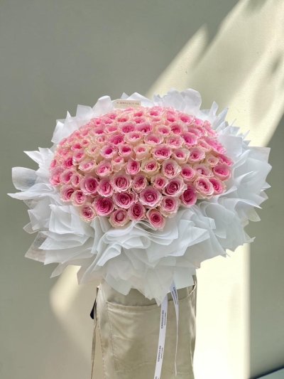 100 Pink Roses Bouquet + FREE DELIVERY