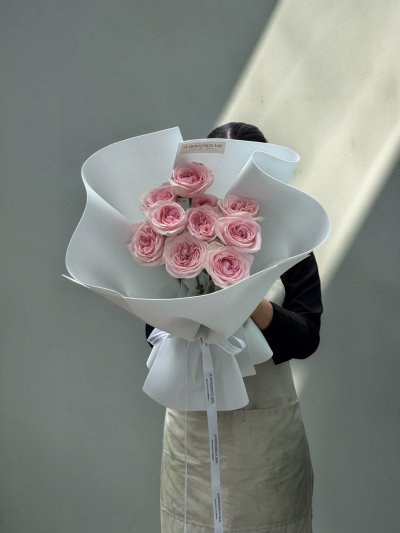 10 Pink English Roses Foam Wrapping Bouquet