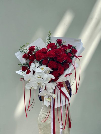 Luxury 50 Red Roses With Orchids Bouquet