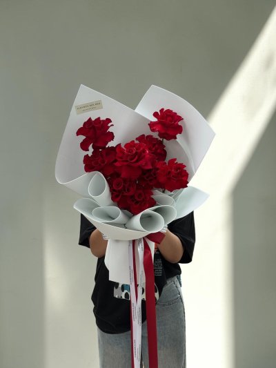 10 Red Roses Trendy Foam Wrapping