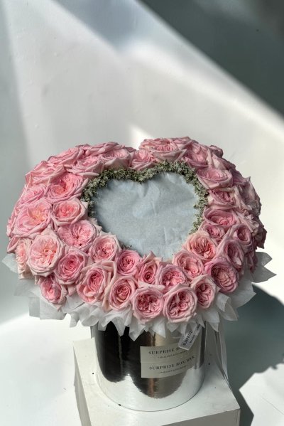 60 Pink Roses Burning Flower Box