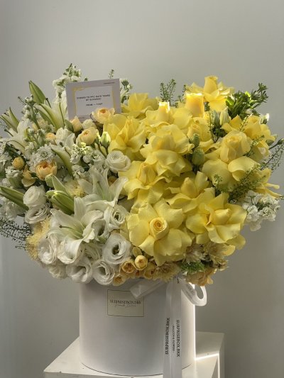 Luxe Yellow & White Themed Box