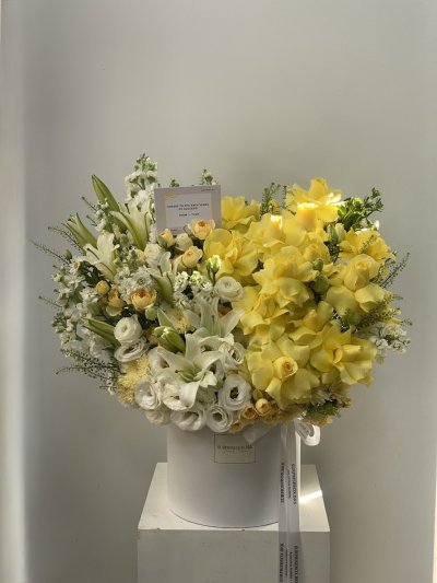 Luxe Yellow & White Themed Box