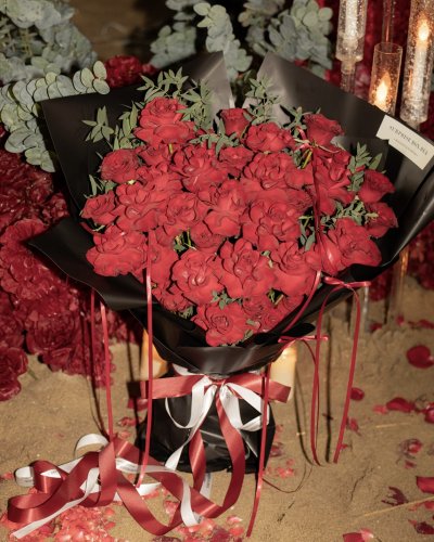 40 Red Roses Love Bow Bouquet