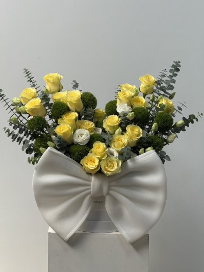 White Bow Jumbo Yellow and Green Themed