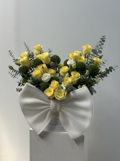 White Bow Jumbo Yellow and Green Themed