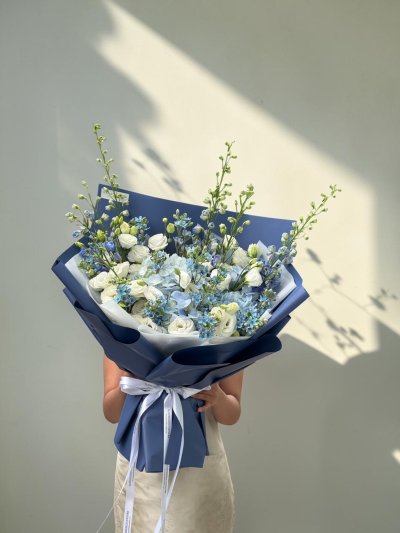Blue Hydrangea Laisanthus Mix Bouquet
