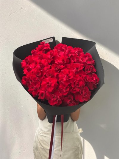 30 Hand Flexed Red Roses Black Foam Wrapping
