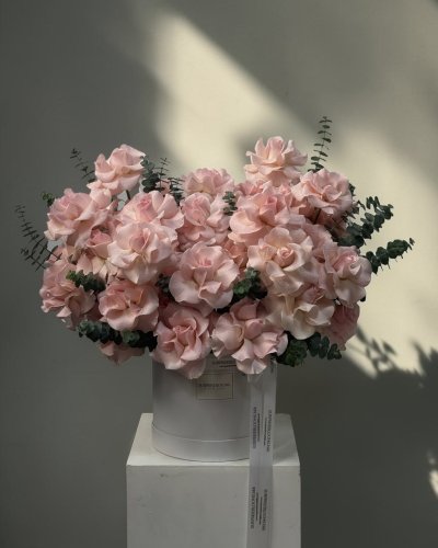 40 Hand-Flexed Pink Roses Premium Box XL