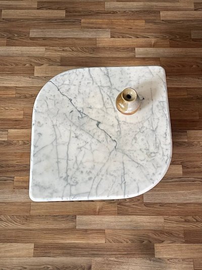 Marble Coffee Table Minimalistic Structured Leaf Elegante