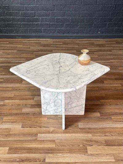 Marble Coffee Table Minimalistic Structured Leaf Elegante