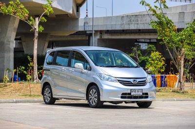 HONDA FREED 1.5E ปี 2013 AT