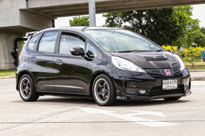 HONDA JAZZ 1.5 SV ปี 2012 AT