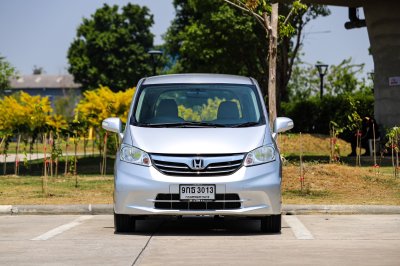 HONDA FREED 1.5E ปี 2013 AT