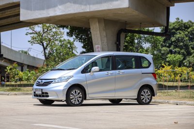 HONDA FREED 1.5E ปี 2013 AT