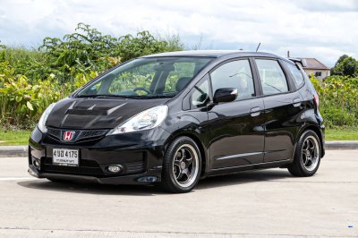 HONDA JAZZ 1.5 SV ปี 2012 AT