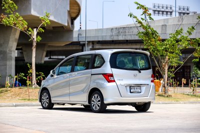 HONDA FREED 1.5E ปี 2013 AT