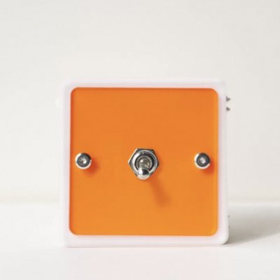 สวิตช์ไฟดีไซน์วินเทจ แผงอะคริลิกหลากสีสันสไตล์โดปามีน พร้อมก้านโยกสุดคลาสสิก แบบ 3 สวิตช์ ควบคุมทางเดียวและสองทาง