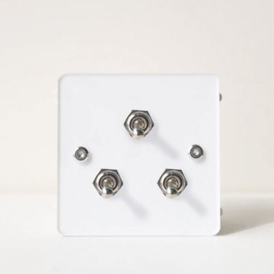 สวิตช์ไฟดีไซน์วินเทจ แผงอะคริลิกหลากสีสันสไตล์โดปามีน พร้อมก้านโยกสุดคลาสสิก แบบ 3 สวิตช์ ควบคุมทางเดียวและสองทาง