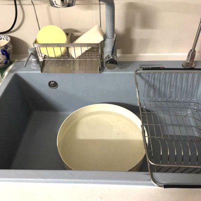 Fog Blue Quartz Stone Kitchen Sink, complete with a vegetable basin and hand-washing basin. Can be installed as both undermount and countertop. Solid, durable construction.