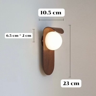 Elegant vintage wall lamp