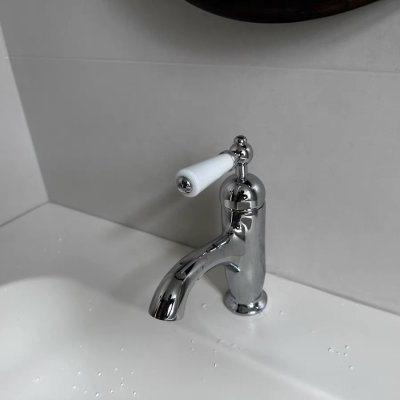 Vintage-Style Basin Chrome