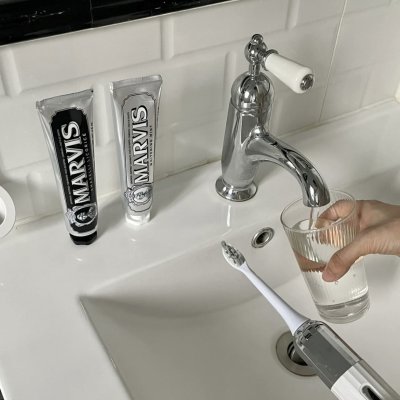 Vintage-Style Basin Chrome