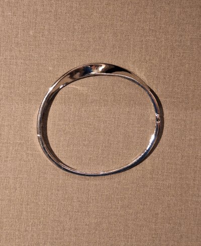 Twist bracelet