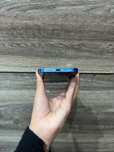 Used iPhone 12 64GB Blue