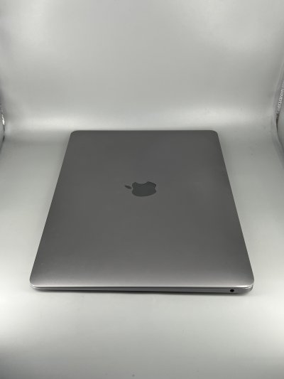 MacBook Air 13-inch Core i5 1.6GHz. RAM 8GB. SSD 256GB. 2019 ( SpaceGray )