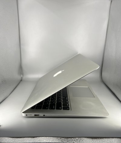 MacBook Air 13-inch 2017  Core i5 1.8GHz RAM 8GB SSD 128GB Silver