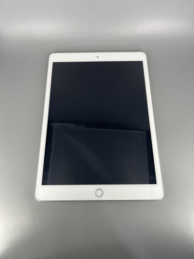 Used iPad Gen 8 128GB Wi-Fi - Silver