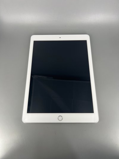 Used iPad gen 6 Cellular 128GB - Silver