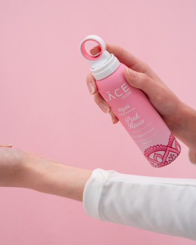 PINK ROSES – ROSES IN THE WIND