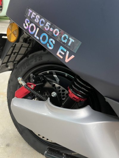 solos_N17_3500w_80km_speed_100km_distance_blue_rear_wheel_view