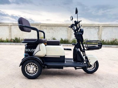 solos lx30 electric tricycle 600W removable battery made in thailand-navy–ivory-rightview solos lx30 electric tricycle 600W removable battery made in thailand-navy–ivory-rightview