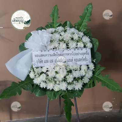 พวงหรีดดอกไม้สด โทนสีขาว จาก บริษัท แอล เอส เอ็นจิเนียริ่ง แอนด์ คอนสตรัคชั่น - ร้านพวงหรีดเติมบุญ