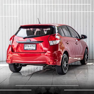 TOYOTA YARIS, 1.2 J 2016 สีแดงโฉม ปี13-19