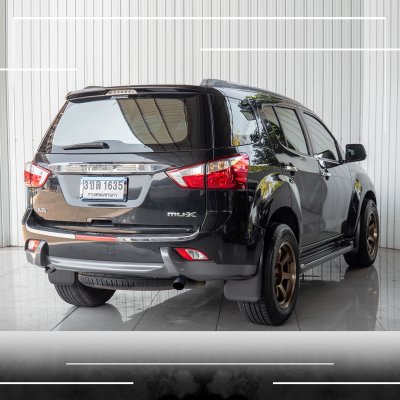 ISUZU MU-X 1.9 (CD) ปี 2017 สีดำ เกียร์ธรรมดา โฉม ปี13-20