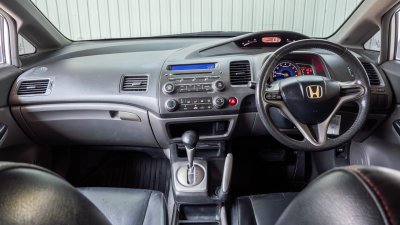 HONDA CIVIC, 1.8 S 2010 A/T สีขาวโฉม FD ปี05-12