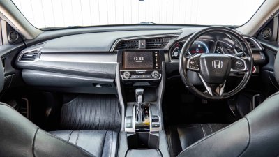 HONDA CIVIC, 1.8 EL ปี 2017 สีเทา โฉม FC-FK ปี16-21