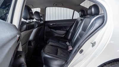 HONDA CIVIC, 1.8 S 2010 A/T สีขาวโฉม FD ปี05-12